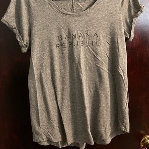 Banana Republic tshirt